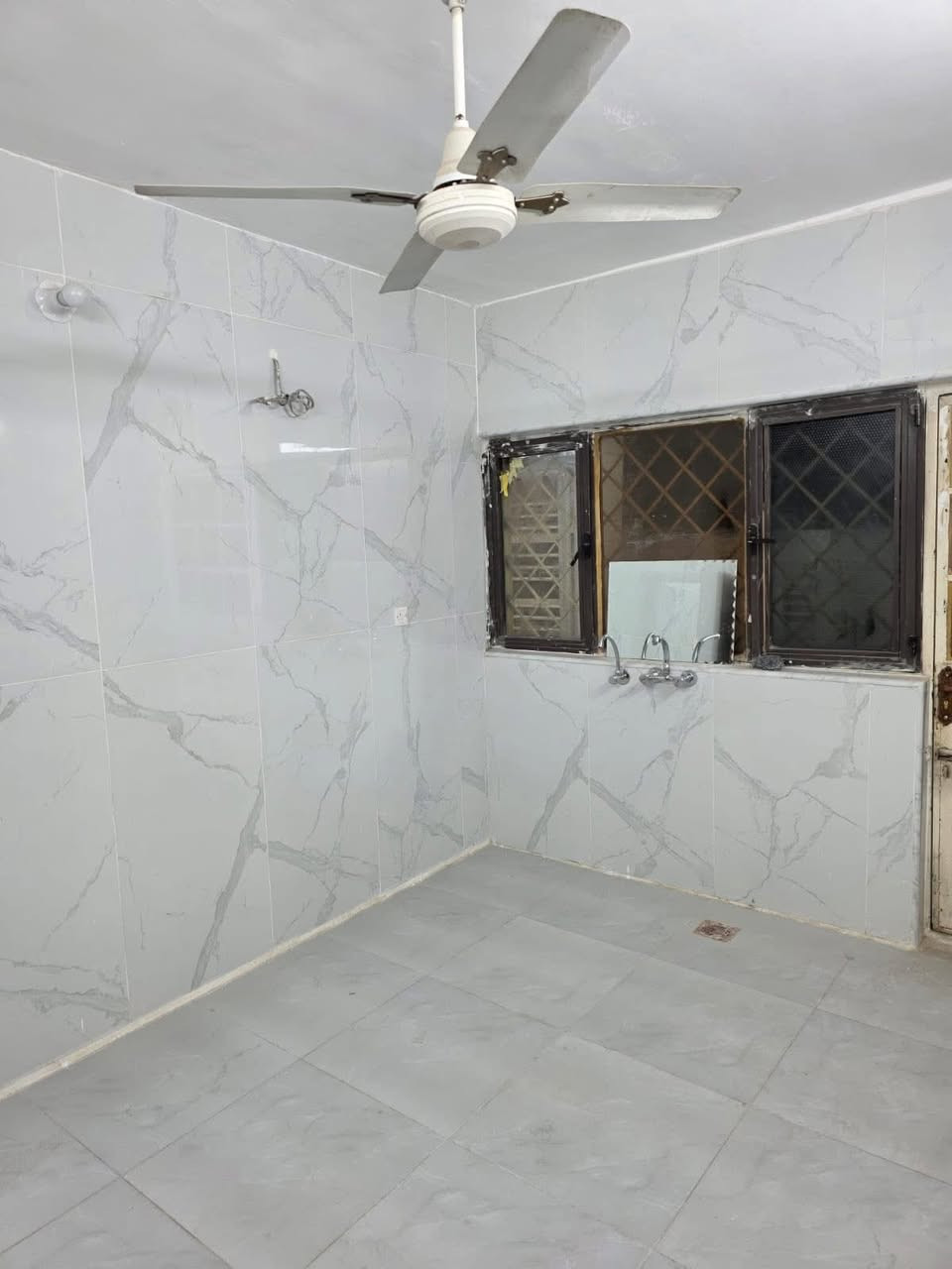 📢 منشور رقم: ((634))
💎 للإيجار في السيدية 💎
🏠 مكتب المتحدة للاستثمار العقاري
بيت طابقين  مساحة 150متر           

يتكون من:. مدخلين
💠  غرفتين نوم 
💠 صالة واسعة
💠 مطبخ 
💠 خدمات
💠 موقع العقار السيدية مربع ال ٤٠٠  
💠بدل الايجار ٨٠٠ الف
————————————
📞للاستفسار:☎️ ***********
***********
📍 موقع المكتب:
 السيدية – قرب  مجمع السفير
