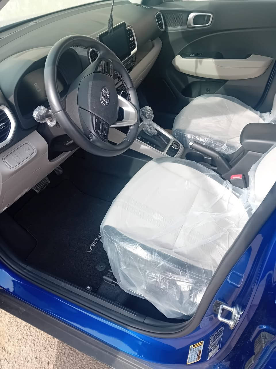 السلام عليكم
للبيع هونداي فينو ٢٠٢٤ دخول جديد
ترقيم جديد بغداد باسمي
الحادث مرفق بالمنشور شبرين بارد بالبنيد
ايرباك ستيرن فقط
بدون دواخل
بصمة وفتحة
داخل لونين
كامرة رادارات. وبقية مواصفات المعروفة
مكانها بغداد زيونة
السعر 149 وبيها مجال بسيط
***********
