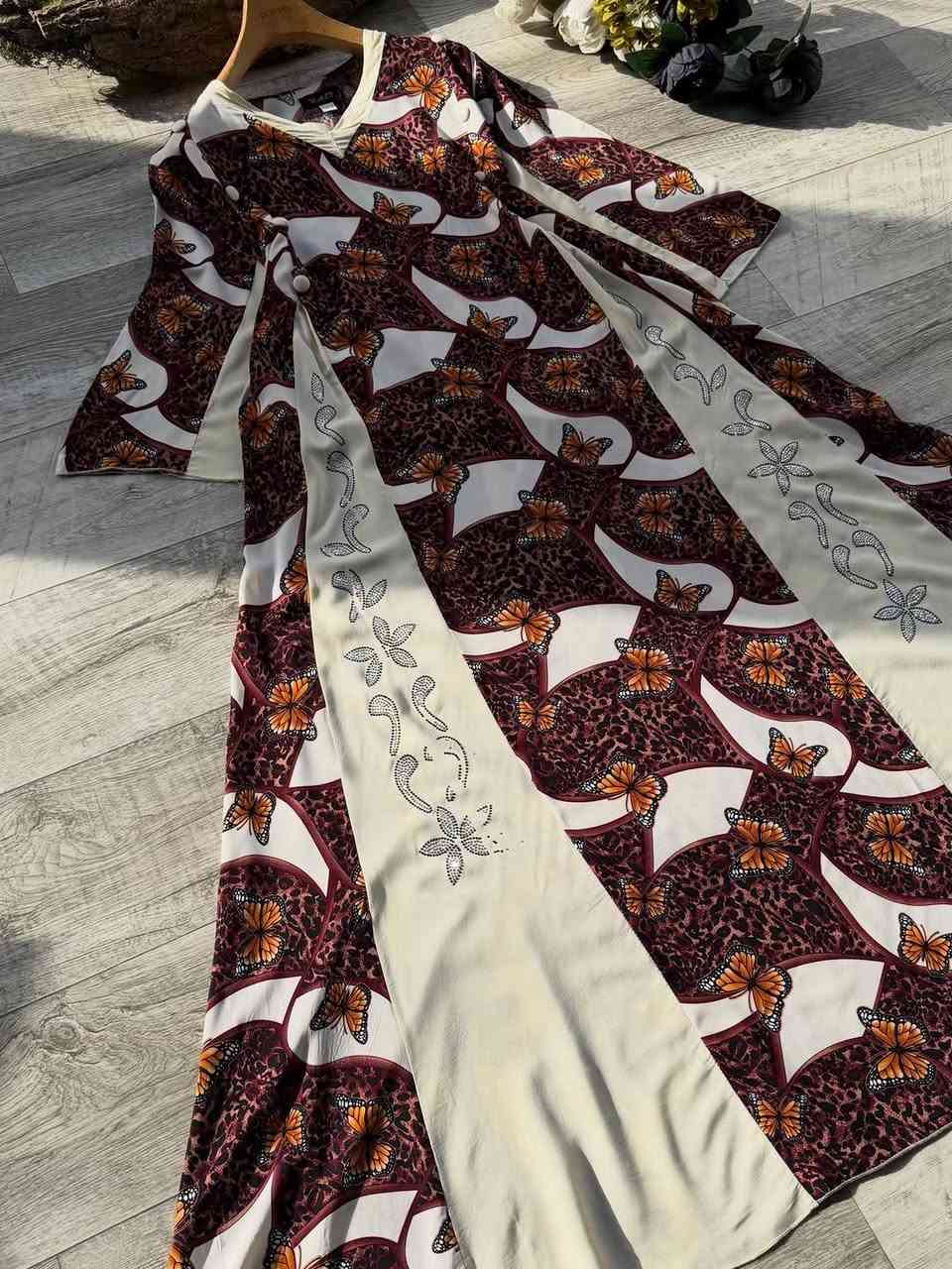 #تكررررررارررر_____وووووصـــــــــــل
#دراعةكشمير خليجي بنعومة فاخرة ✨
لون راقي وتطريز ناعم يبرز الأنوثة بذوق هادئ🌸🦋
قصة مريحة مع شدّة خصر تعطي شكل أنيق ومرتب🐅🙂
القياسات _2xl_3xl_4xl_5xl🙂🤍
#سعـــــــــــــــــــــر15
يوجد توصيل داخل المسيب الفين دينار 
يوجد توصيل محافظات


**إذا كنت صاحب هذا الإعلان وتريد حذفه لأي سبب، رجاءا أرسل رسالة إلى الدعم الفني**