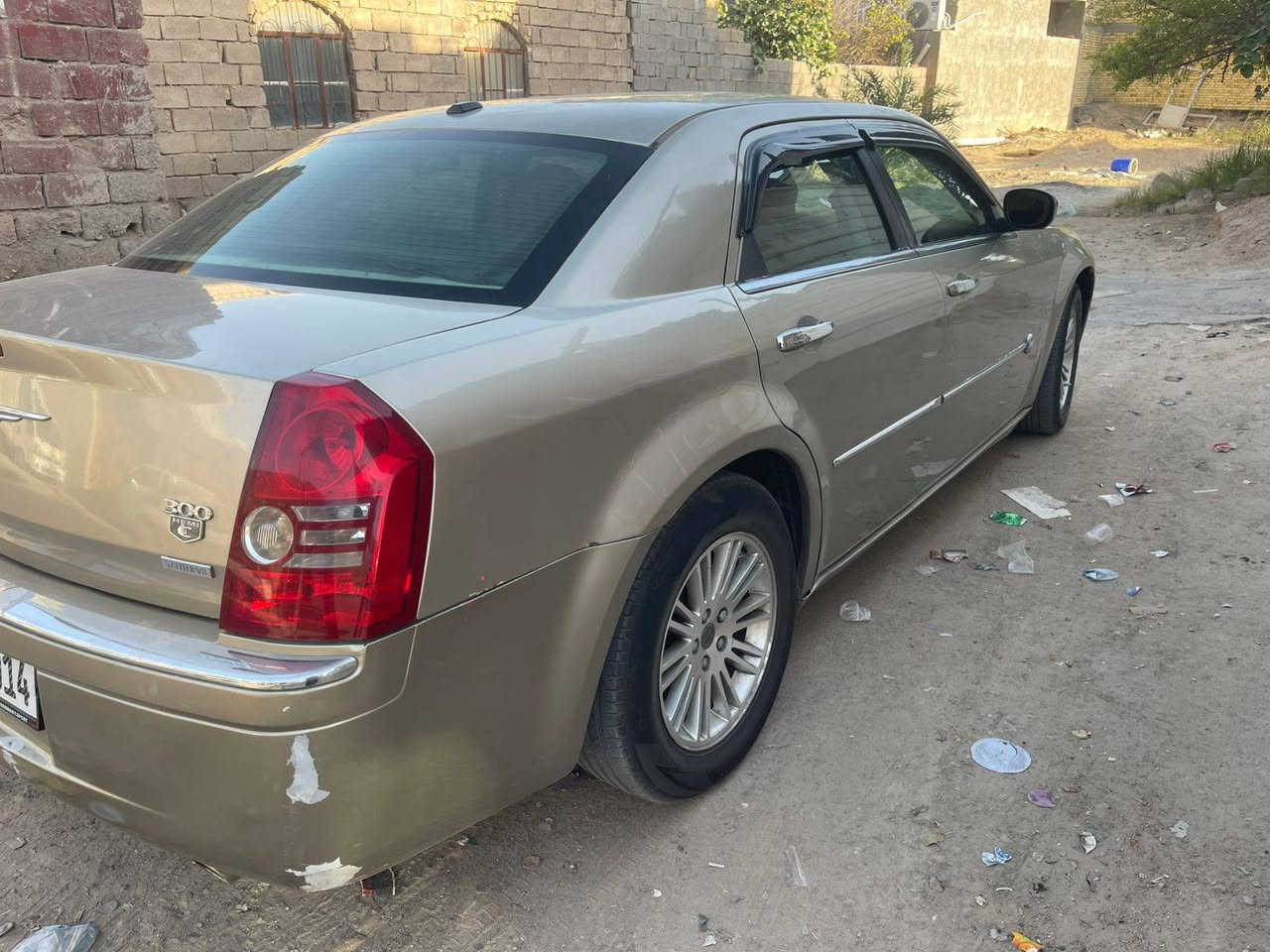 سلام عليكم أوباما للبيع موديل 2009 محرك هيمي 5700 محرك وكير كفاله حداديه جاهزه تبريد ثلج سياره صبغ عام جماليه ومكفوله من ضربه رقم بغداد هزه سنويه جديده تحويل ثاني يوم  مراوس حسب القناعه أو بيع سعر 110 وبيه مجال ***********
