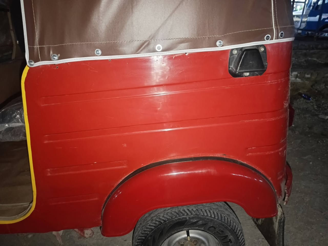 سلام عليكم تكتك موديل 2019/ شهر 4 تكتك بيه 
بس دوس صباغ الباقي كفال من ضربه وصباغ 
تكتك خير من الله حلوه 
مكان بغداد مدينه الصدر رقم ‏‪***********‬‏
