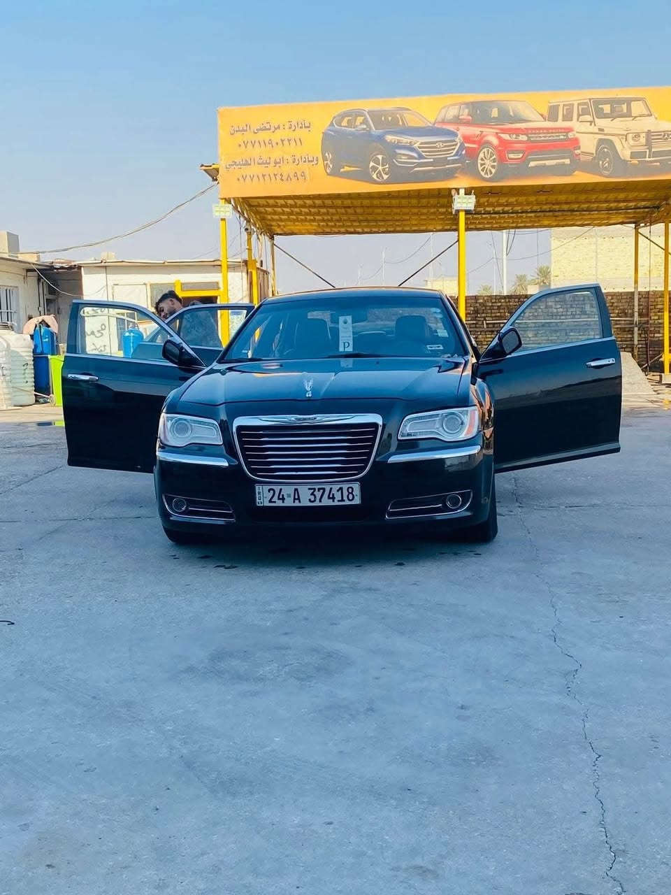 السلام عليكم اوباما 2013 بيع فقط فول مواصفات بانوراما وباقي المواصفات معروفه السياره استخدام شخصي وارد امريكي داخله كلين. ماشيه 176 الف كيلو متر وليس ميل  اهنا بالعراق شبرين كلير بالبنيد. ويم قبق البانزين هم. اكو كلير وجاملغ عكس السايق. مبدل مال حاويه نفس اللون بدون اي دواخل تفحص سونار. وبالعافيه عليك عليها ادامه كامله. من كلشي ما متواجد ع الفيس. عنواني مدينه الصدر *********** السعر 180 مجال بصيط
