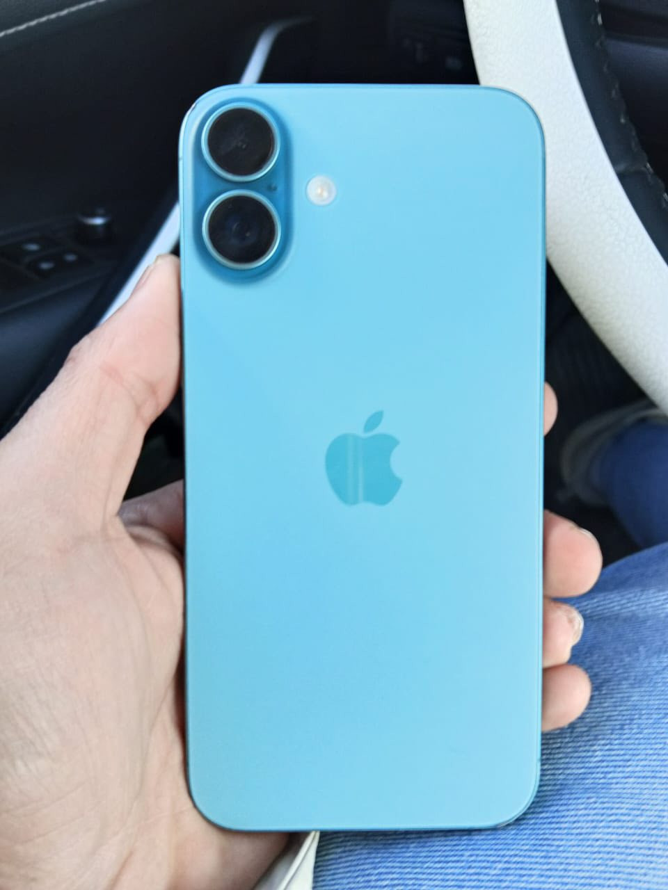 ايفون
١٦بلس 
ذاكره ١٢٨ بطاريه ١٠٠ مشحون ٩٣
مكان بغداد ***********
السعر ٨٠٠
