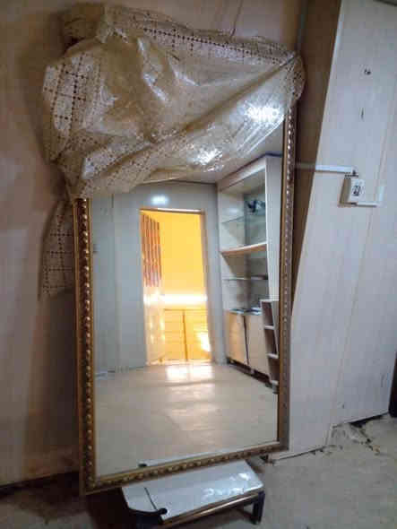 السلام عليكم غراض لبيع كاونتر نضيف يخبل قيم واخذ مرايه سعره 50 وميز سعره 50 العنوان الزعفرانيه ***********
