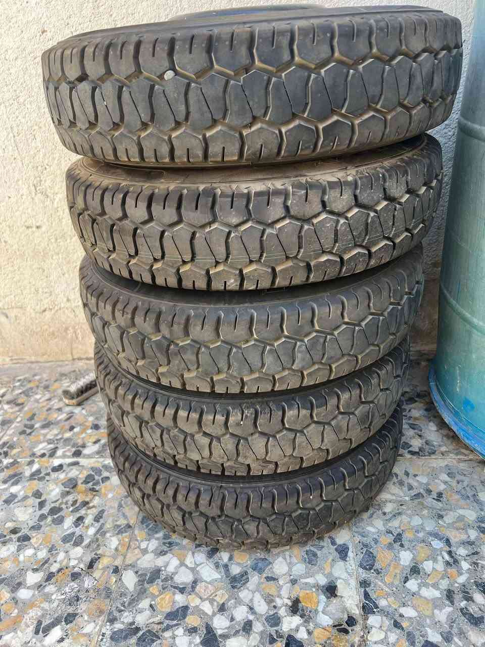 تايرات ١٣ مال ٢٦ ما ماشيات زيرو بعدهن ***********
