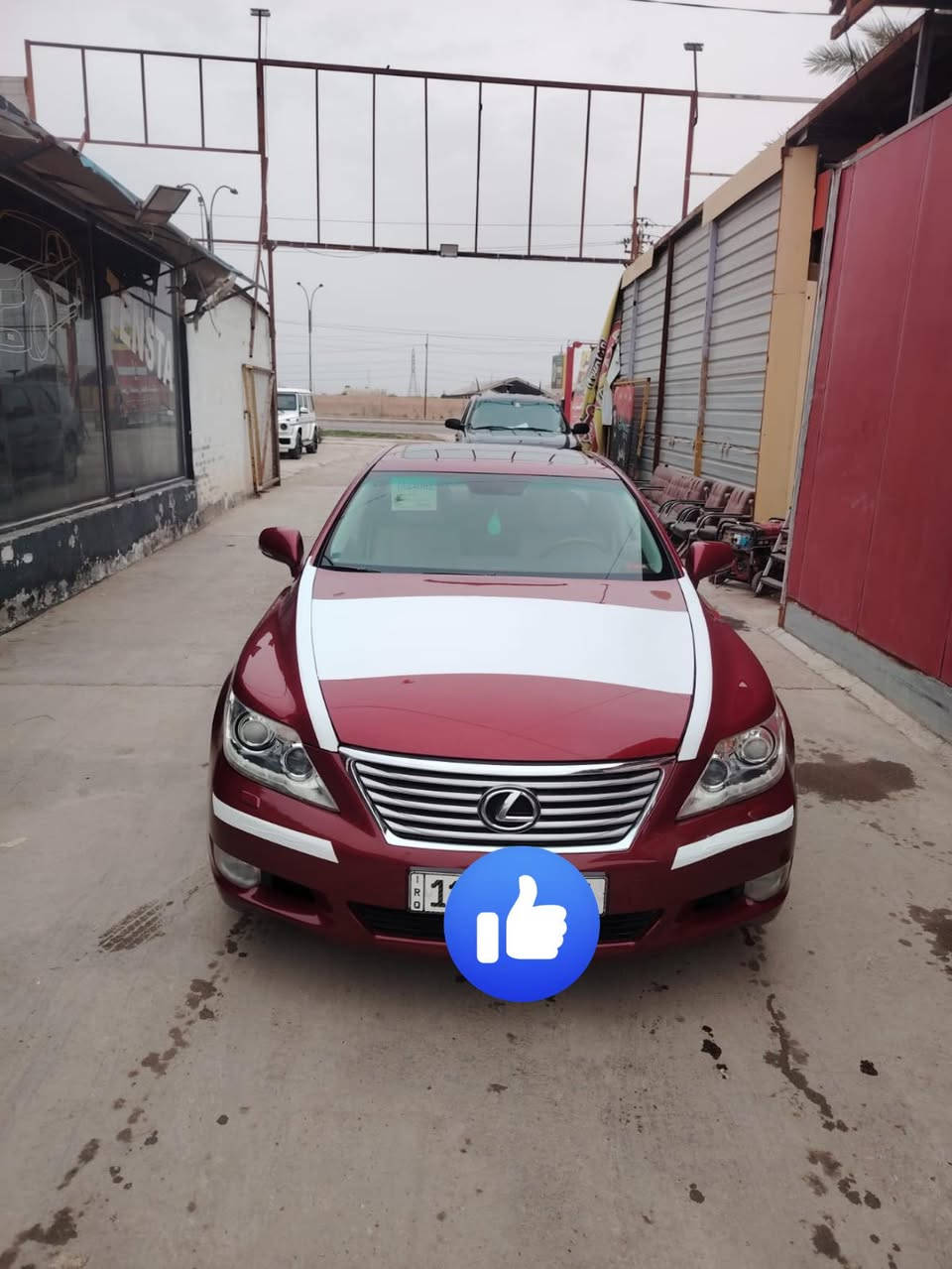 السلام عليكم لكزز ١١  اعلى مواصفات كفاله عامة من كلشي السيارة احلى من الصور وبدون نقص مساج كشنات تدفئة وتبريد كشنات بيبان شفط وجنطه شفط بردات كهرباء ثلاجة  مواصفات متخلص 
السعر ٨٧ وبي مجال قليل مكان السيارة بغداد 
***********
