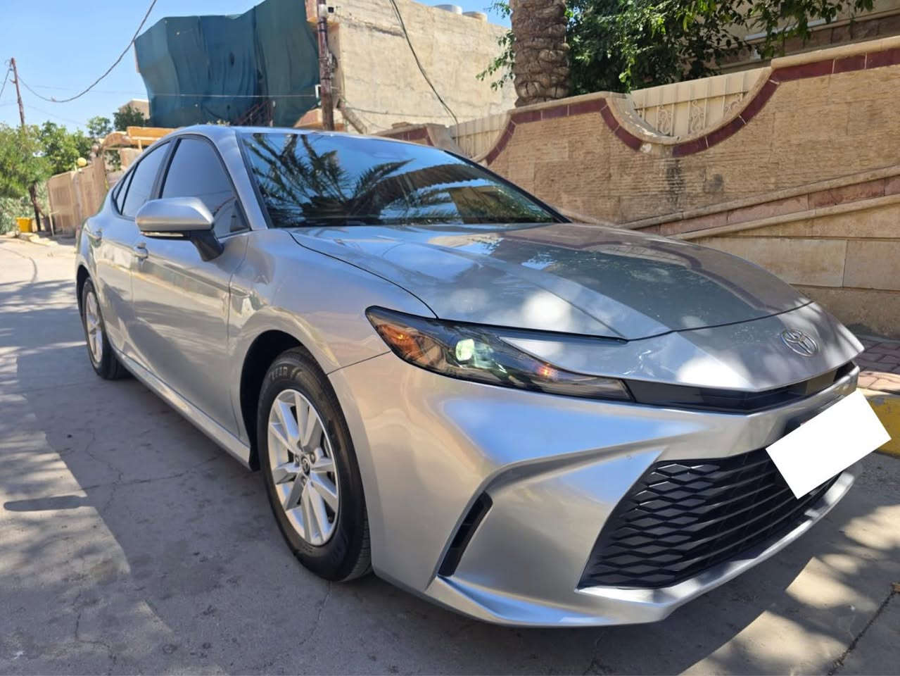 🚗 للبيع
– Toyota Camry موديل 2025 –زيرو عادي 
تويوتا كامري موديل  2025 – 

السعر: 255 وبيها مجال بسيط
 
المواصفات:

⚙ المحرك: 2.0 لتر – 4 سلندر
📏 الممشى:زيرو عادي
🌏 الوارد:امريكي
🛡 الحالة: مكفولة
🛞 الويل: 19 إنش سبورت
ناقل حركة أوتوماتيك CVT
• نظام دفع أمامي FWD
• شاشة وسطية كبيرة تعمل باللمس
• شاشة عدادات رقمية
• Apple CarPlay & Android Auto
• كاميرا خلفية + كاميرا 360 
• حساسات أمامية وخلفية
• تشغيل بصمة + دخول ذكي
• مثبت سرعة ذكي
• نظام المحافظة على المسار
• تحذير من التصادم الأمامي مع فرملة طوارئ
• مراقبة النقطة العمياء
• نظام ABS + مانع انزلاق + ثبات إلكتروني
• مكيف أوتوماتيك ثنائي المناطق
• مقاعد جلد مع تحكم كهربائي
• شاحن لاسلكي للموبايل
• إضاءة داخلية محيطية
• مصابيح LED أمامية وخلفية
• جنوط ألمنيوم رياضية قياس 19 إنش
• مساحة داخلية واسعة جداً وصندوق خلفي كبير

للتواصل
***********
***********
