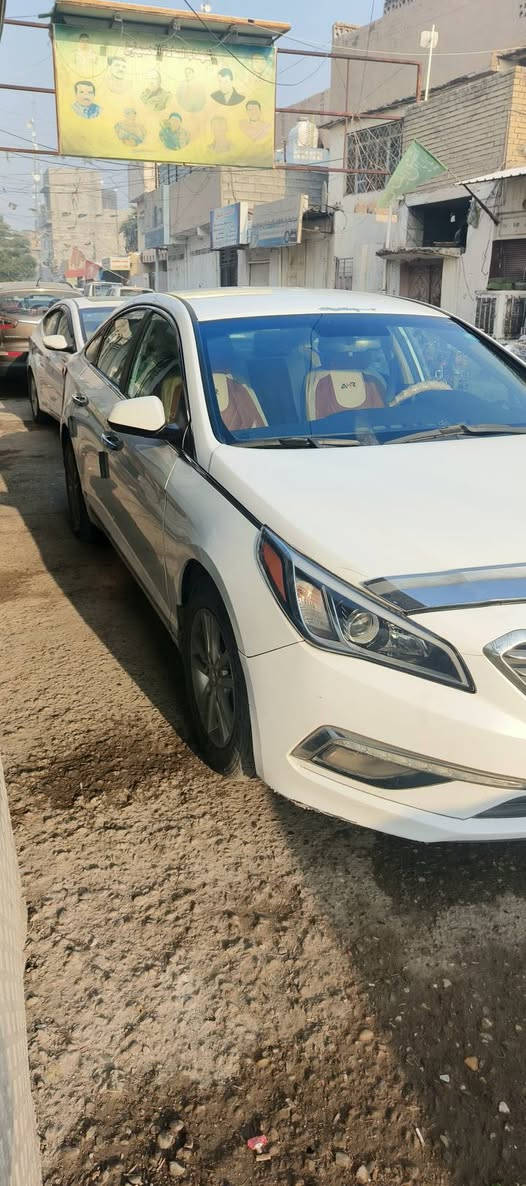 السلام عليكم
سونتا للبيع موديل ١٥ مكينه كير صدر كفاله ضرره جاملغ وبنيد وشويه باب بدون ايرباك سياره حلوه سعره ١٢٠ بيه مجال الاتصال 
***********
