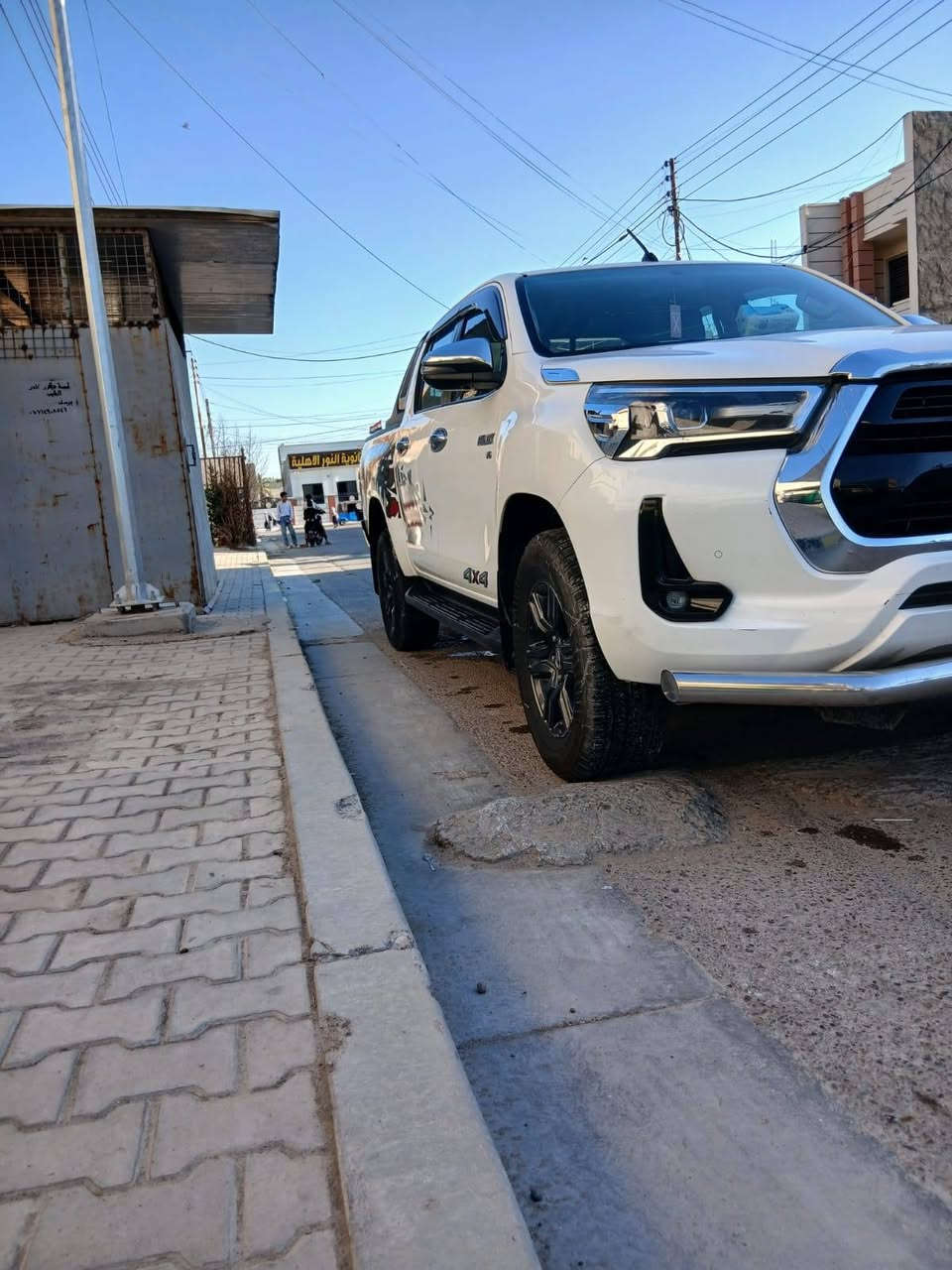 للبيع سياره . TRD. هايلوكس 
موديل 22 فول فول موصفات
ماشيه 110 الف حقيقي
كفاله عامه 
مكينه 6
 رقم اربيل بسمي 
***********
