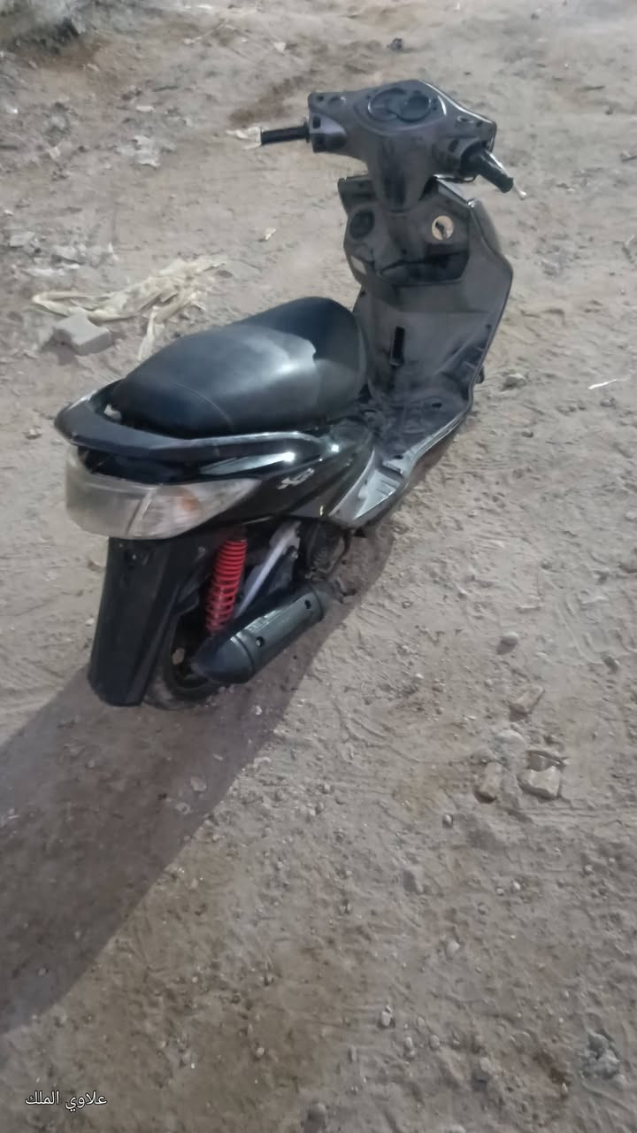 سلام عليكم
سكنس فحل 
دشبول 7الوان
مكفوله كفاله عامه
مكينه نضيف 
زوج تايرات جدد
صدر امامي خلفي جديد
سعرها 600وبيها مجال
***********
