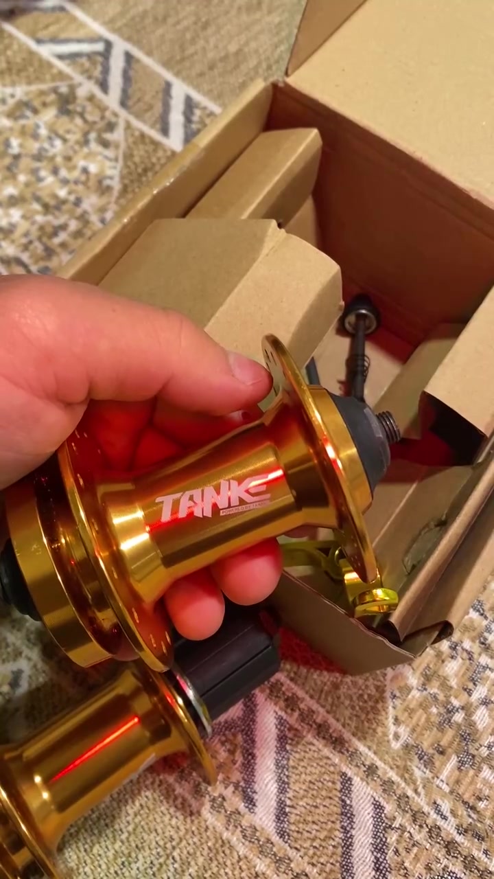 السلام عليكم شباب شوفو تحفة فنية قطعة بكريزها ماركة  TANK
كاملة مكملة انطوني بيها سعر يسوة وبالعافية 
متوفر توصيل 🚚


**إذا كنت صاحب هذا الإعلان وتريد حذفه لأي سبب، رجاءا أرسل رسالة إلى الدعم الفني**