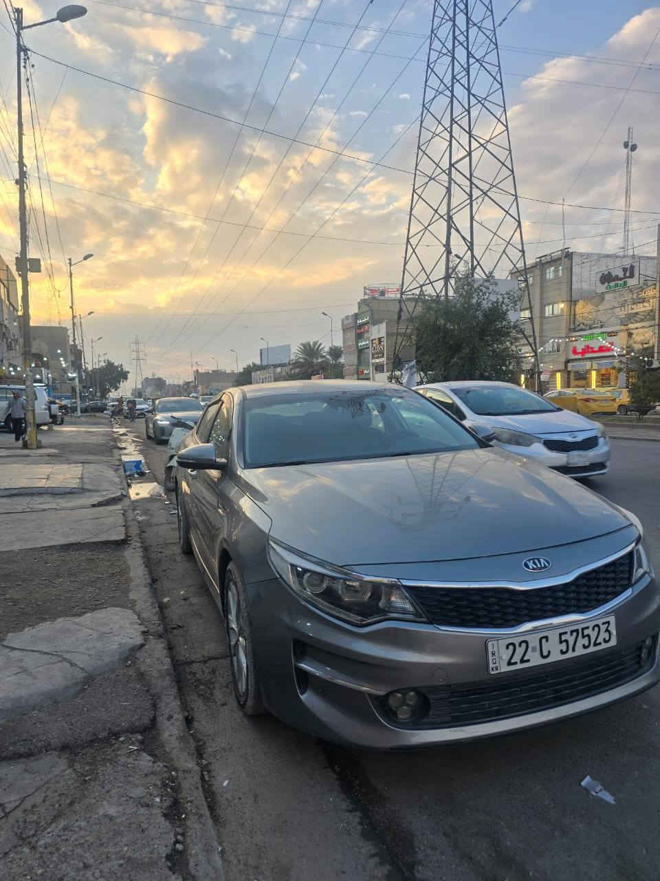 السلام عليكم 
سياره اوبتما موديل ١٧ محدثه ١٨
وارد امريكي بدون ضرر قوي فقط 
الدعاميه.
سياره رقم اربيل بسمي تحويل ثاني يوم. 
السياره جديده عل بلاد.ماشيه ٥٠مل
كامره امامي خلفي شاشه كبيره .
كامره دواره.
لايت شمسي تزويد تكلبلك اليل نهار.
سستم صوت عالي الجوده .
سياره مزرده بدواسات شفاف وايظآ دواسات شتويه اي صيفي وشتائي مع جادر جلد نوع تفصال الثقيل.
تحكم مري .
جنطه ريمونت ودكمه. 
الجنطه مزوده بجلد فوق المخمل يعني داخل السياره كله تتحكم بي تريده جلد تريده مخمل قماش خياطه. 
محرك ٢٤٠٠.
٣انظمه قياده.
تحكم ستيرن كامل .
وبعد بيهه مواصفات .
لون مميز.
رقمي صاحب السياره ***********
مكان السياره بغداد الدولعي
