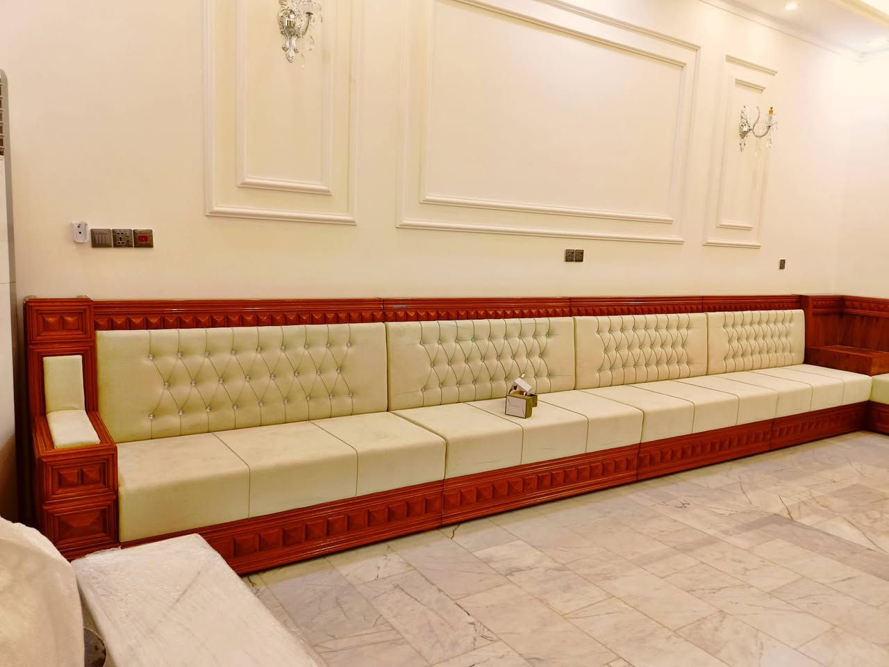 بضمان 5️⃣ سنوات

يعلن معمل  الانوار للدواويين العراقية بأجود المواد والاقمشة 
المواصفات:
١:الخشب چام روسي ٢اينچ ب١اينچ✅

٢:الاسفنج مميز اول عراقي ✅

٣:القماش تركي قديفة او حسب الاختيار✅

٤:الركم بلوك مكبوس ✅

⚠️ملاحظة بعد العمل للزبون تتم مشاهدة الهيكل قبل الدوشمة والتاكد من صحة العمل ⚠️

🤳للحجز والاستفسار***********
متواجد  واتساب 

📍العنوان الفلوجه شارع التكية
