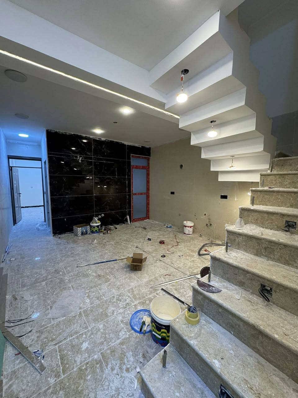 السلام عليكم 

دار 100 متر للبيع

‏حي الجهاد  (ديوان المخابرات خلف شارع 60)

بناء حديث 2026

‏يحتوي على صالة ومطبخ وخدمات  عدد2 

‏وغرف نوم عدد 5غرف 🛌 

‏للاستفسار الاتصال أو واتساب على  

‏***********
