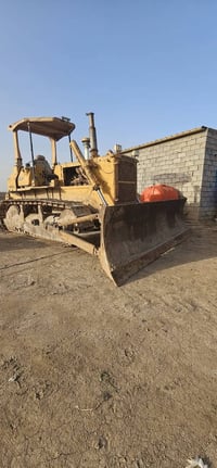 بلدوزر جاهز للايجار 07846195136