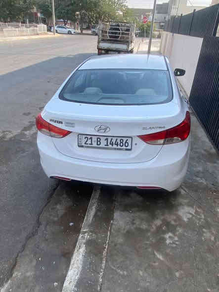 النترا خلیجی مضلع ابيض..2012  بیە اربع قطع ره ش بدون دواخل..رقم.سليمانية لحد 2029.عنوان كفري. كلار..سعر 93..معاملە.ر.م.***********
