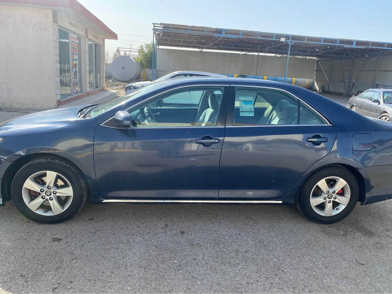 كامري 2014 وارد امريكي رقم بغداد بيها خمس قطع صبغ أبيع حزام ، كير محرك چيك وين متريد ، تايرات حداديه نص عمر ، أشر بيها گلوب سيرڤس لأن حساس الدكشن الفوك عاطل و صار صرف بانزين بسببه ، تدفئه ومنظومة تبريد و مي كامله كله جديد ، السيارة بإسمي شرط التحويل و السونار قديم و مرفق مع الصور ،، السعر 120 ورقه و بيها مجال بعد المعاينه رقمي *********** 
غير متواجد عالفيس الفلوجة, الأنبار
