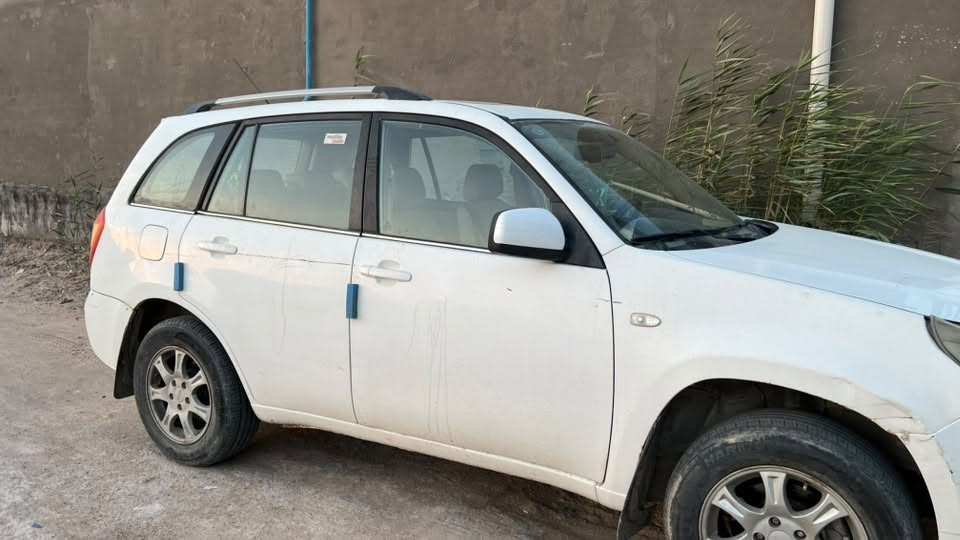 السلام عليكم تيكو مديل ١٤ ،كير اوتماتيك مكينه ٢٠٠٠، تبريد وتدفئه  حداديه جديده كهربائيات كله شغاله مكفوله السياره من الضربه القويه بس ملاحضات اصغيره بيهه رقمهه بصره خصوصي حره السياره  سنويته ل٢٨راعيهه يريد تحويل ثاني يوم وين ما يعجبك اخذهه وافحصه السعر ٦٥ وبيهه مجال قليل كلش ***********
