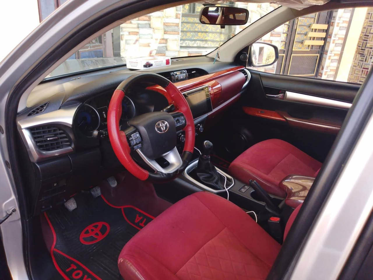 للبيع او المراوس  تويوتا هايلوكس موديل 2018 كويتي الساير فول مواصفات كير عادي مكفوله مرقم مثنى مداور بسمي ماشيه ١٤٠  جديده ماعايزه كلشي مكانه السماوه الخضر 

***********
