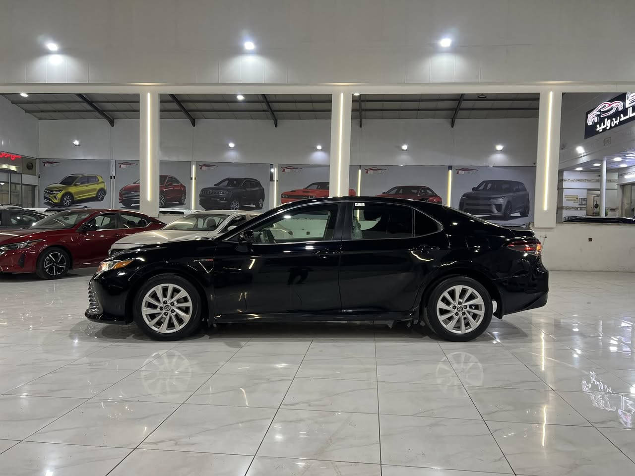 ملاحضه يوجد عندي كافه انواع السيارات
السعر فقط 135 
🚗 تويوتا كامري موديل 2021
📍 تترقم فقط – شمالي
⚙️ مواصفات LE

🔹 المحرك: 4 سلندر 2.5L اقتصادي
🔹 ناقل الحركة: أوتوماتيك
🔹 نظام الدفع: أمامي
🔹 شاشة لمس
🔹 كاميرا خلفية
🔹 كروز كنترول
🔹 تحكم بالمقود
🔹 نظام أمان Toyota Safety Sense
🔹 تكييف قوي
🔹 جنوط
🔹 ABS + Airbags
🔹 تشغيل بصمة (حسب الفئة)

🛠️ الحالة:
▪️ الصبغ: 4 قطع ونص
▪️ القمّارة: بيها تعديل خفيف
▪️ السيارة تمشي زين وما بيها مشاكل تشغيل

💰 السعر: بلاش بلاش 135
🔻 وبيه مجال شي بسيط للجادين

📞 للاستفسار:
***********
