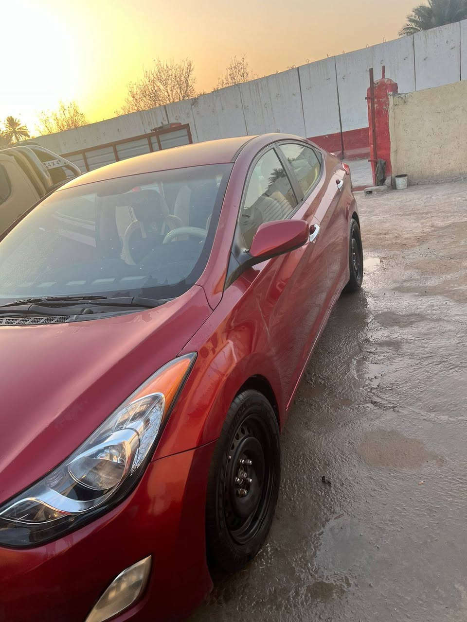 لنترا أمريكي 2013 . بغداد  داخل بيجي سياره ممتعوبه تخم تاير صدر جديد بيها جاملغ أمامي معمر وبنيد بي صبغ موجود سونار ها سعرها(105) بيها مجال (***********)(***********)
