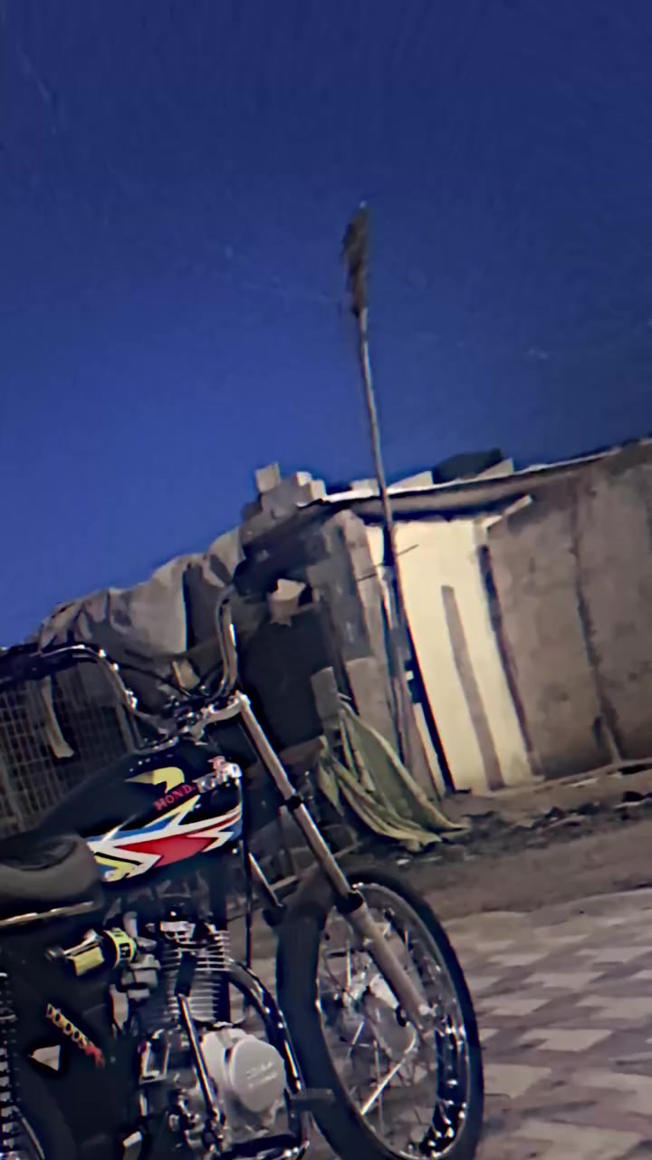 سلام عليكم دراجه للبيع تعمير صارله 5 ايام من عمرته بدون اوراق دراجه برغي تجاري مابيه
مكاني عماره ابو رمانه رقم ***********
