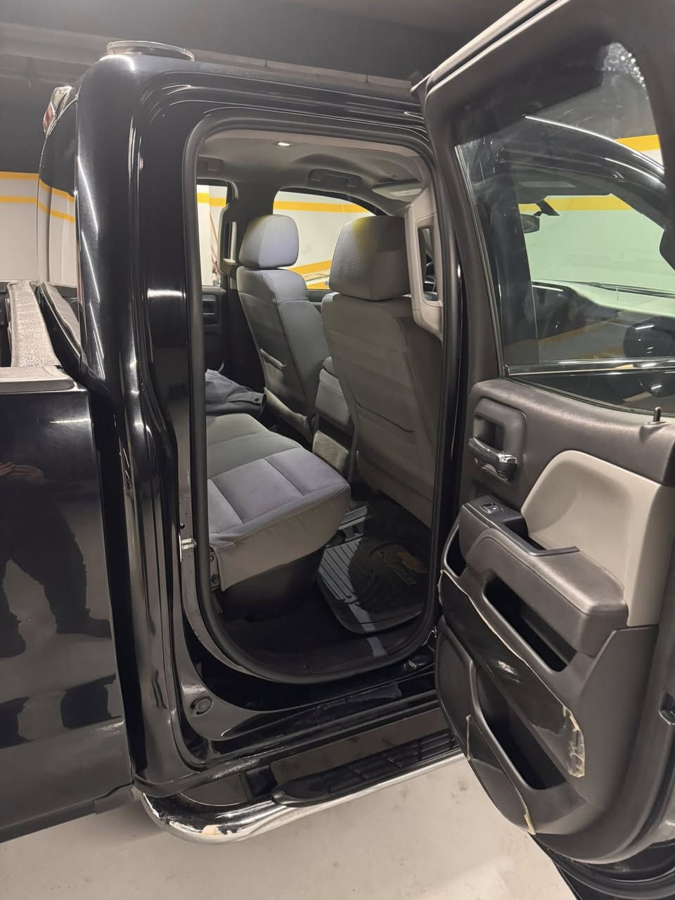 ( بيع او مراوس حسب الرغبه)
سلفرادو  2017.  وارد أمريكي  جاملغ امامي صفحه السايق وايرباك استيرن  فقط  باسمي  رقم بغداد 
ماشيه 165 الف 
مواصفات.  LT
اللون. اسود 
تحكم استيرن 
كير و محرك وتبريد  بلادي سياره استخدام شخصي
ويل 22
السعر 20 الف $  مكاني بغداد 
واتساب فقط. ***********
