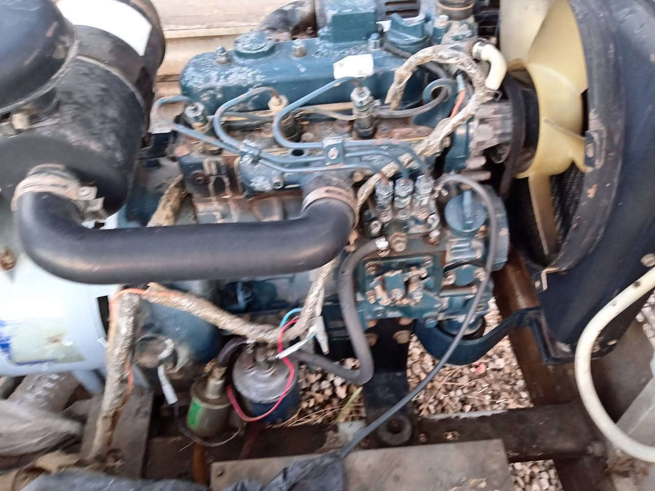 مولد كابوته للبيع حجم 1105 تلاثه سلندر 6 كي في مجفت درجه اولى سعر 12 $وبيه مجال مكان ديوانية دغاره ***********
