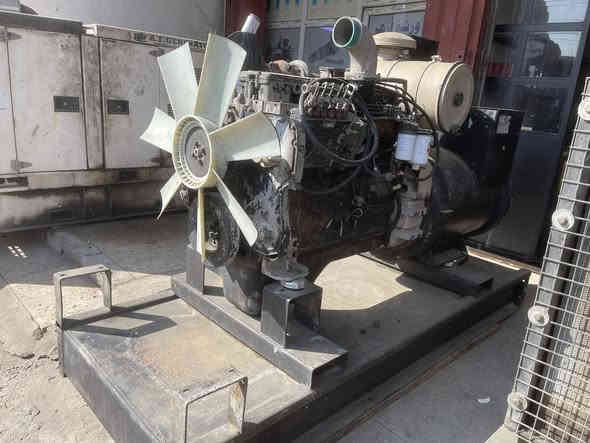 سلام عليكم مولده كمنز 24ولف 114.   275كيفي مولده بلدي مكينه اوربيه رسه توليد اصلي سلف ودينمو جديد مولده خير من الله نقصه فقط راديتر لاستفسار ***********
