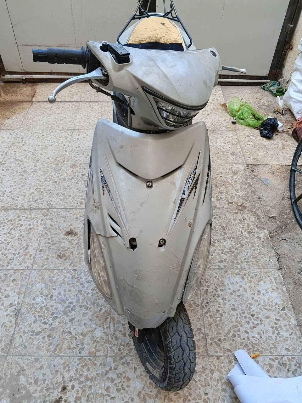 السلام عليكم ورحمه الله وبركاته دراجة ادرس للبيع او مراوس شنو عندك دز كاملة من كلشي ونضيفة افحص وأخذ الشراب خاص محتاج علا بيعتها كلش


**إذا كنت صاحب هذا الإعلان وتريد حذفه لأي سبب، رجاءا أرسل رسالة إلى الدعم الفني**