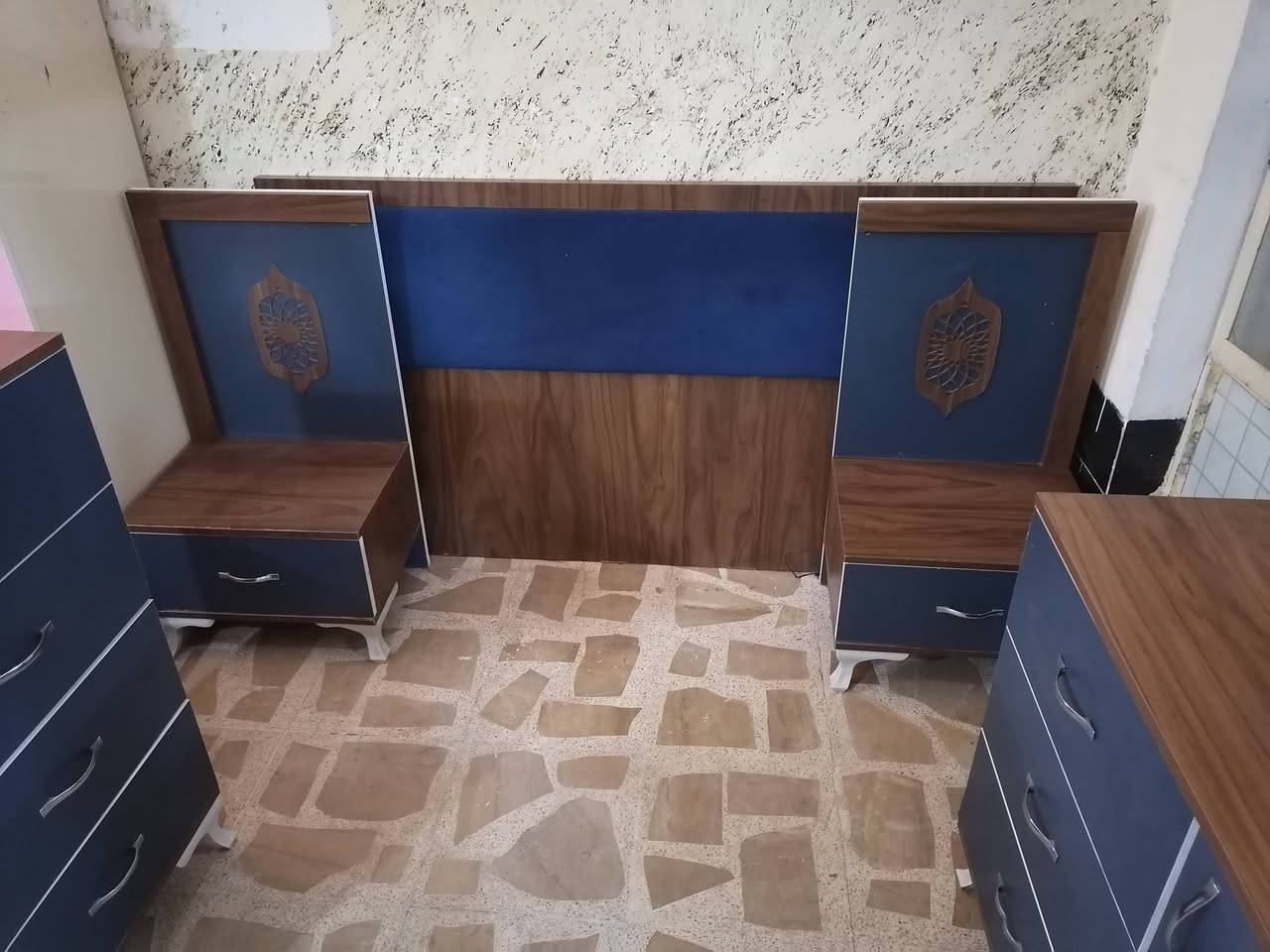 غرفه 6 قطع عنوان زانكو99 تلفون اتصال واتساب فايبر ***********
