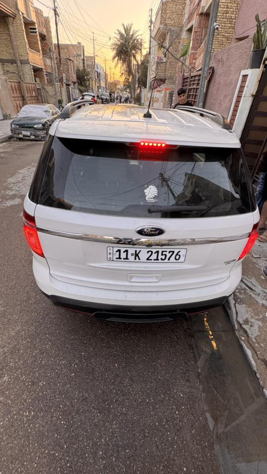 فورد اكس بلور للبيع موديل 2013 VIpوارد امريكي السيارة بيه ضربة صندوق فقط  وبيه طخة بلباب اليمين  
سعره 132 وبيه مجال العنوان بغداد الشعب 

‭0770 643 0182
مكلف بلنشر هذا رقم واتصل
