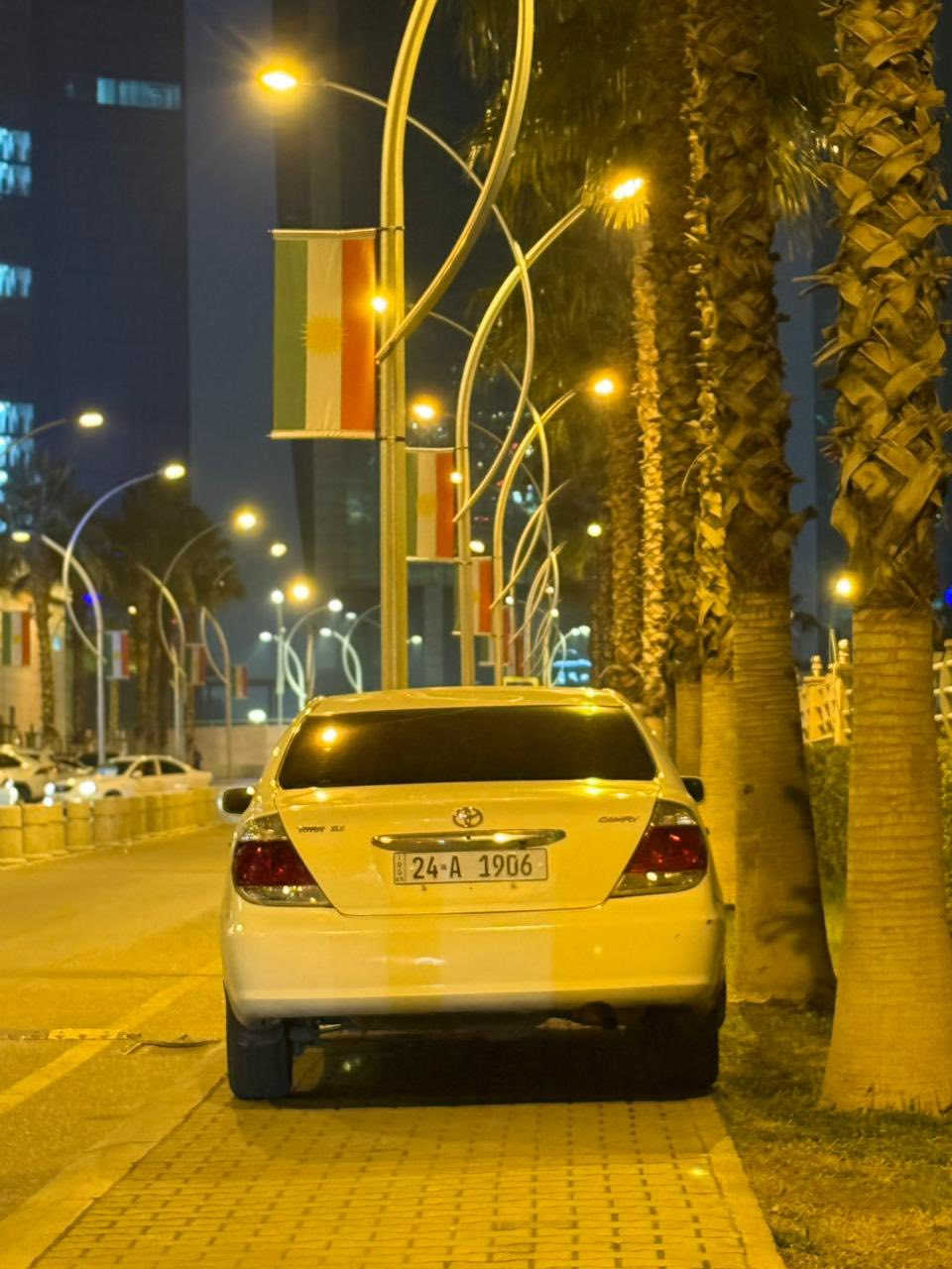 للبيع: تويوتا كامري 2004 وارد أمريكي
🚗 الموديل: 2004
🎨 اللون: أبيض
🌍 الوارد: أمريكي
⚙️ المواصفات:
 • فول مواصفات
 • ABS
 • كشن جلد
 • تحديد سرعة
 • سلايت

🛠️ الحالة:
 • السيارة مو حزام، ابيعها حزام
 • السنوية والهزة جديدة وصالحة لحد سنة 2030
 • السيارة باسمي ما بيها أي مشاكل 

📞 للمزيد من المعلومات يرجى التواصل على الرقم:
0750 462 3465
