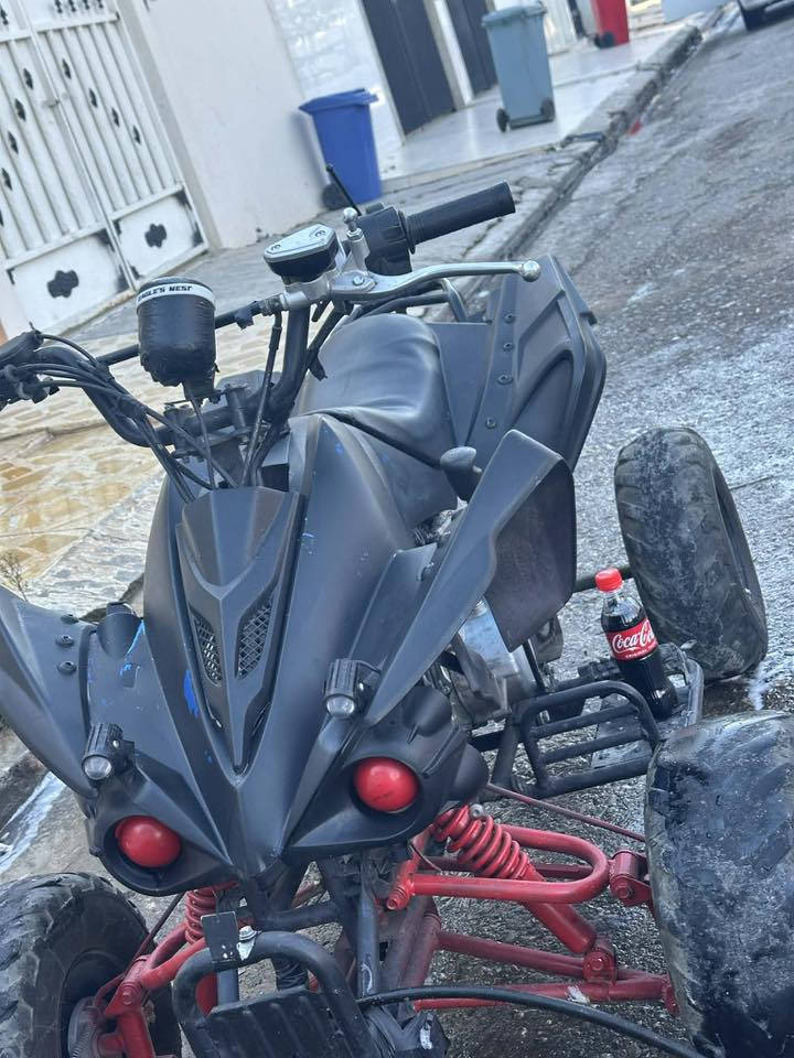 دراجه رباعيه رياضي حجم وسط طويل مكينه كبس شغال نضافه فول عالفحص سعر400 قفل بسبب الوعود الكاذبه عندي سفر ومستعجل   الشراي يتصل ***********
