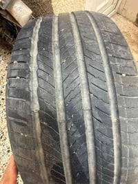 زوج تايرات. نظيفات. 07708703136