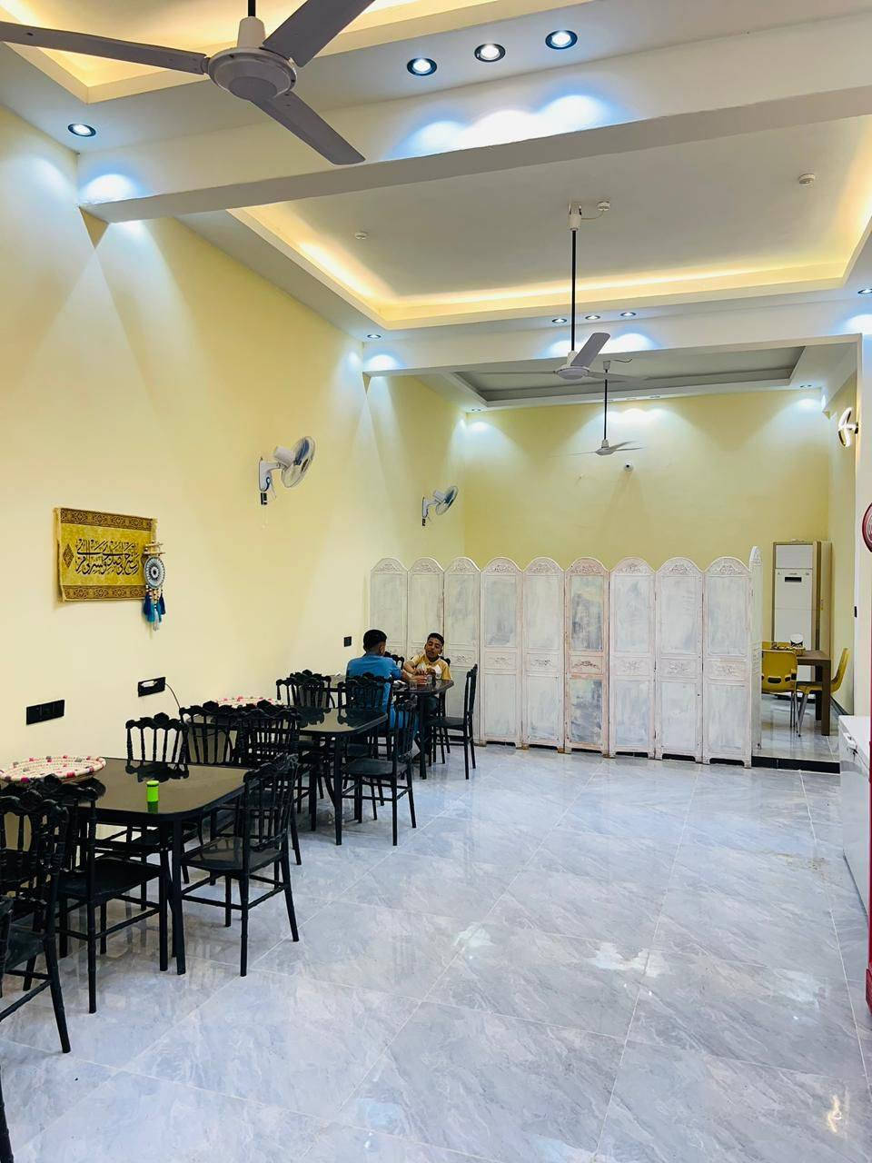 بفضل الله وكرمه، نعلن لكم عن إعادة افتتاح مطعم فوندو بحلته الجديدة كلياً، بعد الانتهاء من أعمال التجديد والصيانة الشاملة. نسعد باستقبالكم ابتداءً من اليوم لنواصل تقديم أشهى الأطباق التي اعتدتم عليها بجودة أفضل وخدمة أرقى. حضوركم يضيف لنا طعماً خاصاً.
للتوصيل ***********.               
***********
  بابل —السده الهنديه — المفرك قرب اسواق الفراشه
