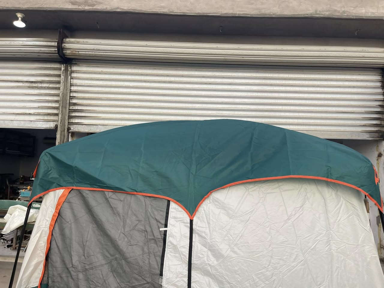 خيمه بهذه الشكل ٢متر في ٣ جديده مع كامل الملحقات ***********متوفر توصيل جميع المحافضات
