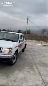 نيسان بيكاب • ٢٠٠١ • پیرمەکرون