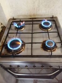 طباخ كريازي • ٤ عيون • زجاج الفرن مكسور