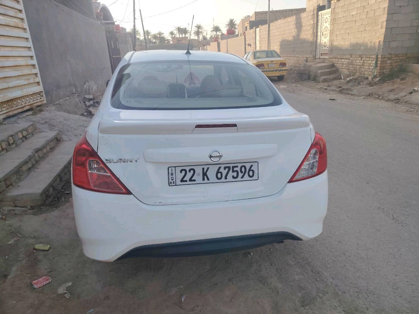 السيارة نيسان صني لون أبيض نظيفة جداً من الداخل والخارج، نظام قير أتوماتيك، مناسبة للاستعمال اليومي.
 جاهزة للاستخدام وتتمتع بتصميم مريح واقتصادي في استهلاك الوقود.