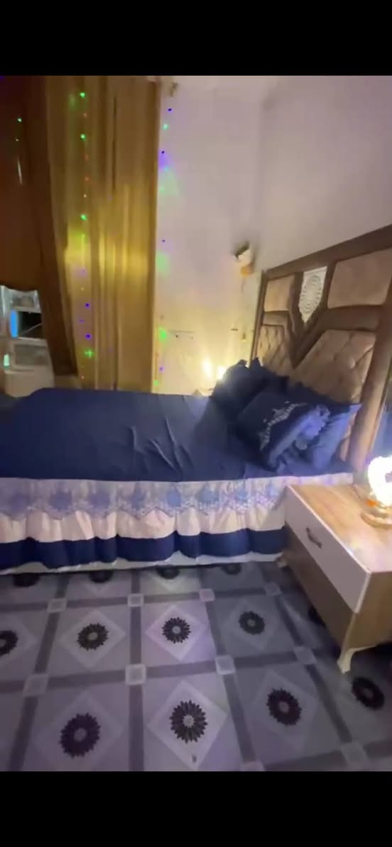 غرفه نوم للبيع تركيه نظيفه ومرتبه
السعر ٥٠٠ وبيها مجال 
عنوان الكرمه 
رقم الهاتف لشراي ***********
