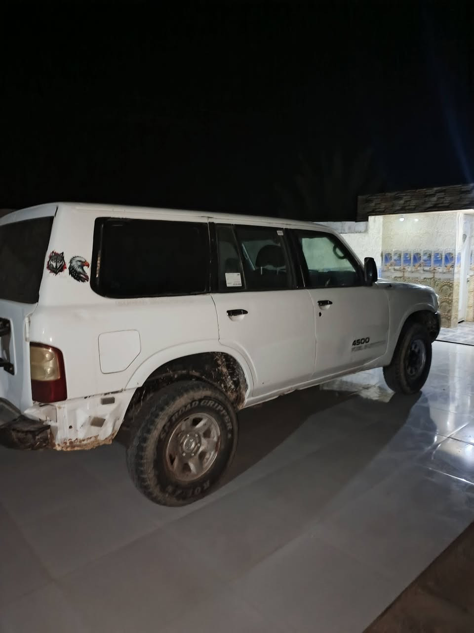 سياره بترول للبيع موديل 2002 نضافه مثل البصور لا ادخن ولا تنقص 50 وبيه مجال ***********
