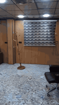 (شقق عدد٢ طابق اول )بالواجه البناية تجاري محتويات الشقة غرفةعدد٢ وصالة...