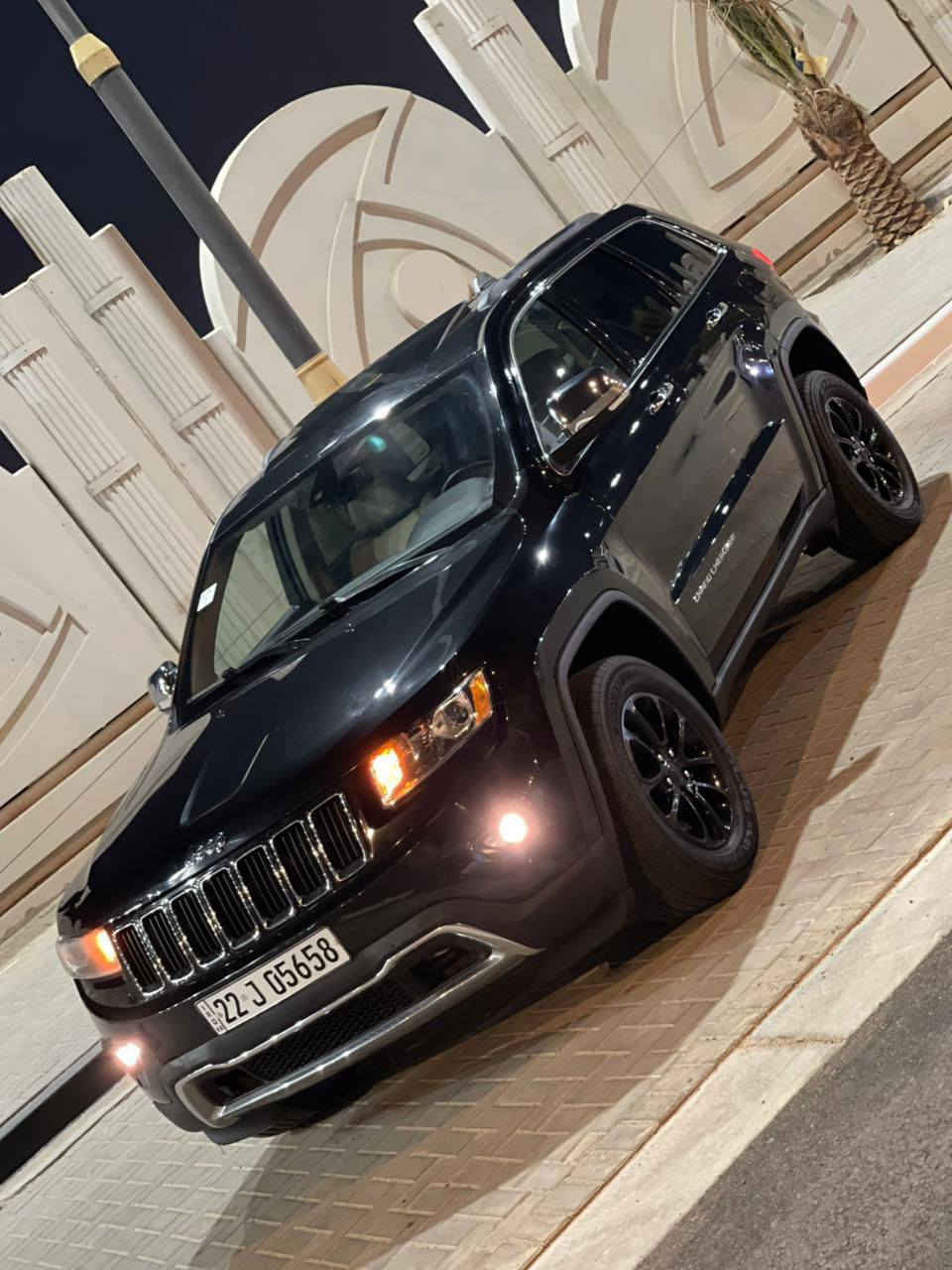 السلام وعليكم جيب شيروكي دوات
فول فول مواصفات جاهزه من كلشي 
دخول جديد كصه جنطه بكاني بصره السعر 85 مجال قليل الشراي  بس الشراي يخابر ***********
