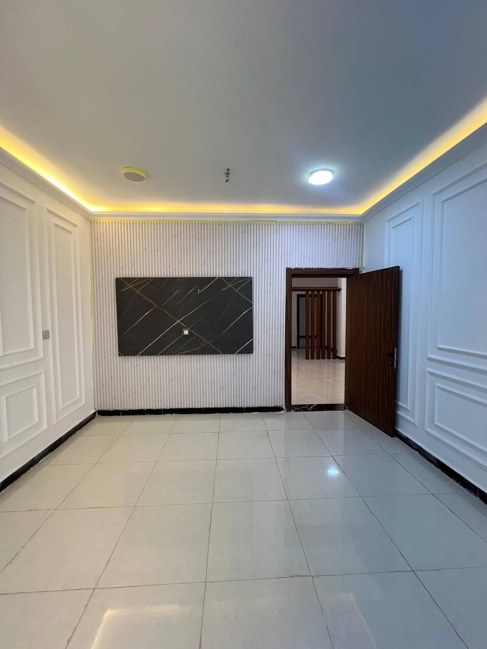 دار بمجمع ابو تراب ملحق اولى 200م طابقينvip شارع 30
غرف 4  ، صالة  ، استقبال  ، مطبخ  ، كراج ، وحديقة
 يباع نقد سند حر لمعرفة السعر اكتب تم 
للأستفسار الاتصال على الارقام 
***********  -  ***********
