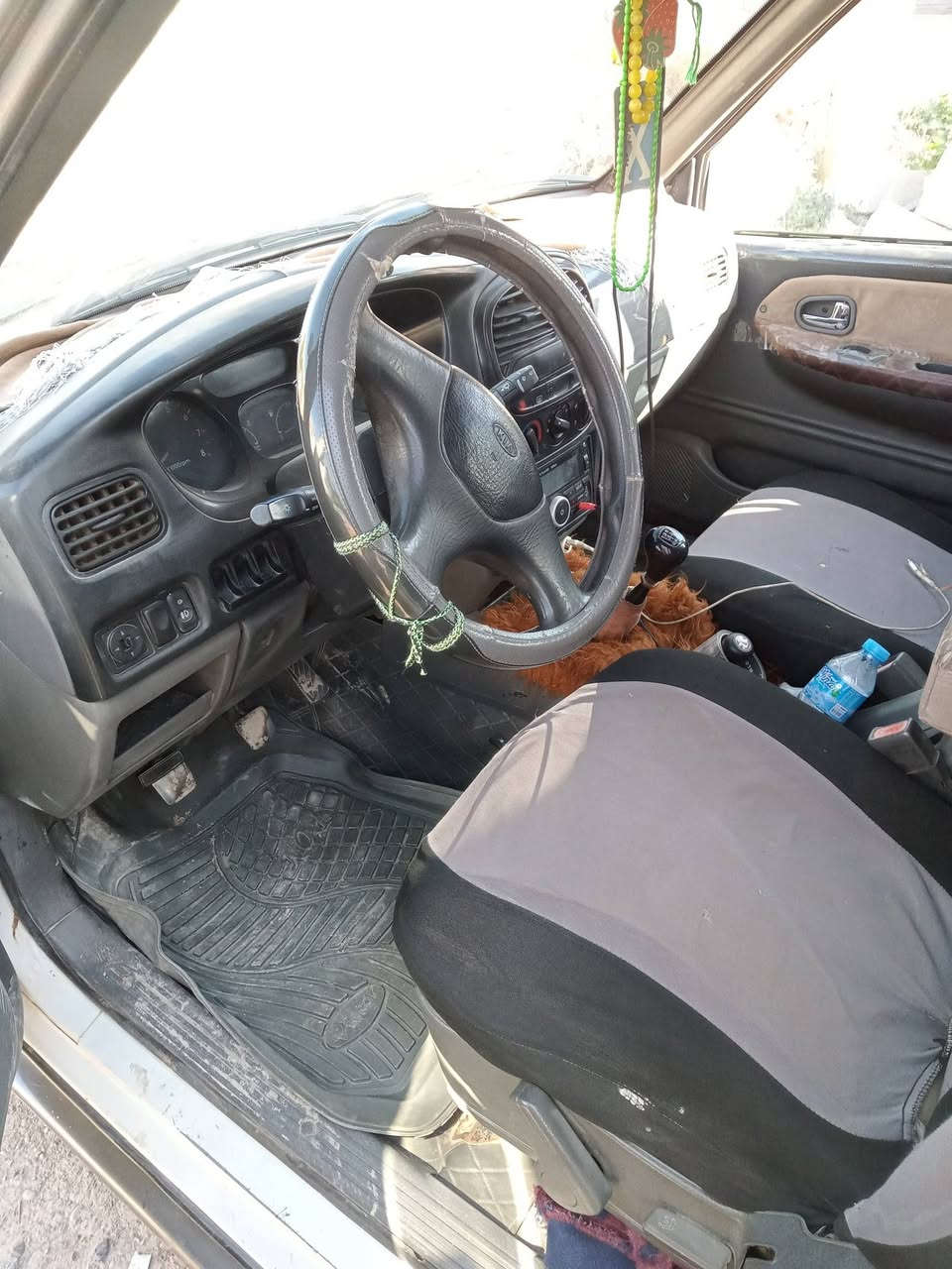 سلام عليكم
سبورتج ( 2000 )
تحويل ثاني يوم 
رقم شمالي جديد  رقم انكليزي
كهربائيات شغاله تبريد تدفئه شغالة ( الگير عادي )
مكان السيارة بعقوبة الرحمه 
سعر (( 45$ ))
للاستفسار ***********
