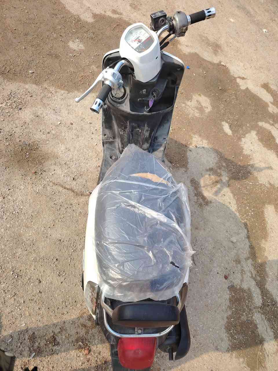 سلام عليكم دراجه بوليس نضيفه مكينه خير من الله صلف هندر كهربايات كله شغال مكان الكوت محتاج سعر 450 رقم ***********
