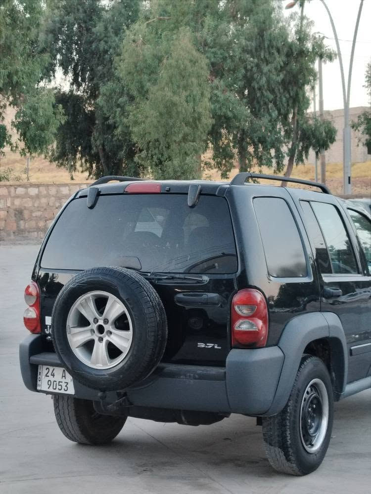 تەنها 58وەرەقە 😱😱😱
جێب لێبرتی مۆدیل 2005 گێڕتۆماتیک
بەنزین و غازە غازی ئیتاڵی بۆبەستراوە
6 پستۆن مەکینە 3.7 دەبل ئەکسل
سبوغ عامە پشت و پێشی لێدرانی نیە
گێر و کەمینە و تەبرید بە شەرت
تحویل و بەناوکردن بە شەرت 
4 تایەی نوێی لەسەرە
 تا بلێی توندوتۆلە بێ مەسرەفە
سەنەوی تا2030تازەیە ڕەقەم باریکە
دوو وەرەقە غرامەی لەسەرە دەیدەمەوە
نرخی 58وەرەقەو مەجالێکی کەم
***********ڤایبەر وەتس ئەپ
***********لەشاری کۆیەم كويسينجاك, أربيل

