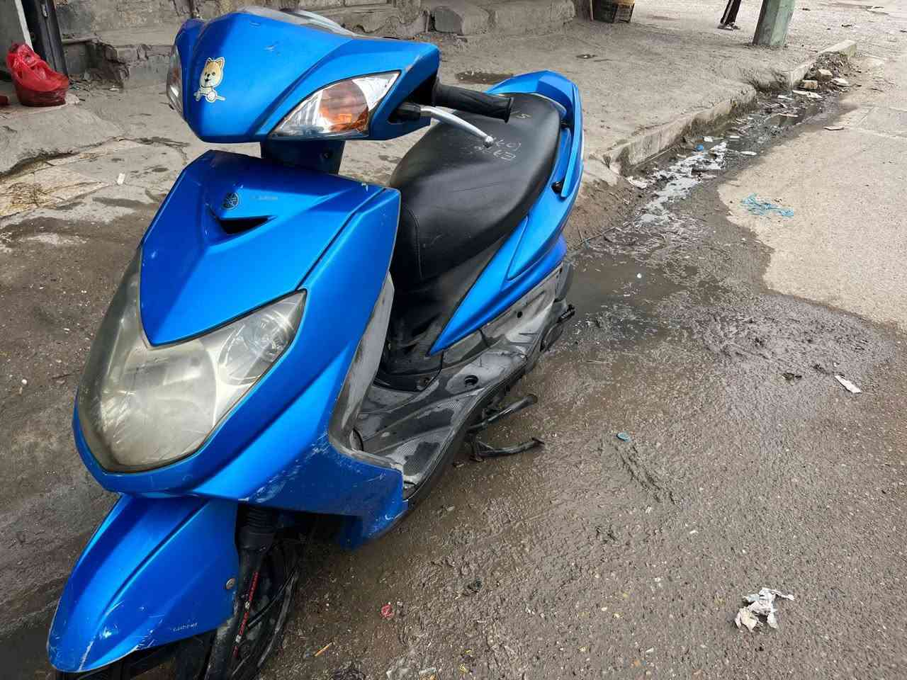 سلام عليكم دراجة سكنكس فحل رمبة مصلي شهر منزلها كلشي بيها ممبدل ولا برغي مكفوله ووراقها موجودة 
مكاني حريه الثالثه 
السعر 950 وبيها مجال فدشي بسيط
ممتواجد ع فيس وتساب فقط ***********
