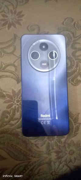 سلام عليكم للبيع موبايل ريدمي ١٤سي اخو جديد مع ضمان سنتين مع شاحنة بلادية قليل مستعمل ويرهم مرواس وي ايفون والسعر ١٤٠وبي مجال للطيبن الاتصال ***********عنواني كركوك غرناطة
